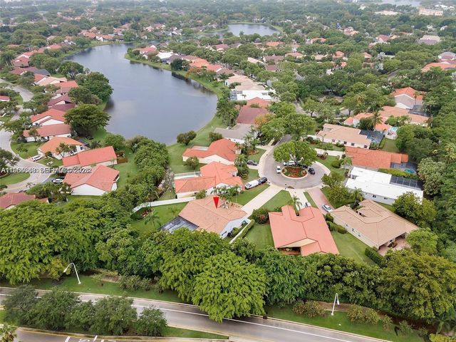 1800 Water Ridge Dr, Weston, FL 33326