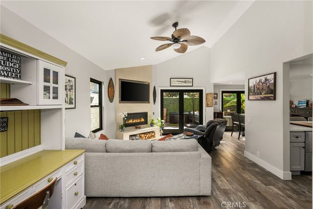 512 Oceanhill, Huntington Beach, CA 92648