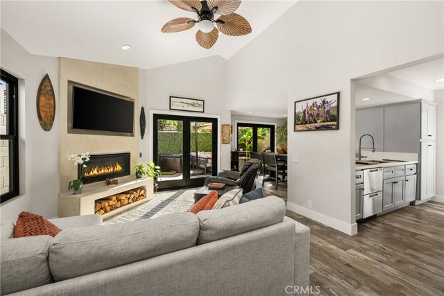 512 Oceanhill, Huntington Beach, CA 92648