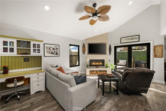 512 Oceanhill, Huntington Beach, CA 92648