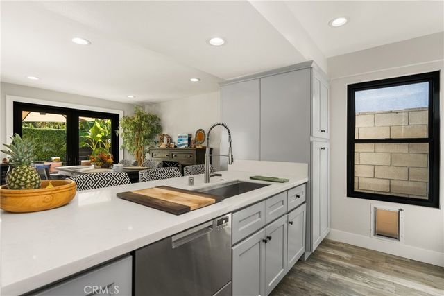 512 Oceanhill, Huntington Beach, CA 92648