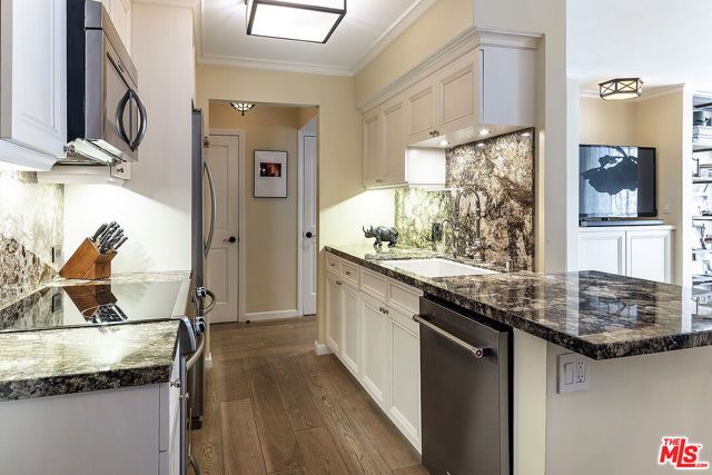 906 N Doheny Drive 510, West Hollywood, CA 90069