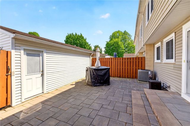80 New Wickham Drive, Penfield, NY 14526