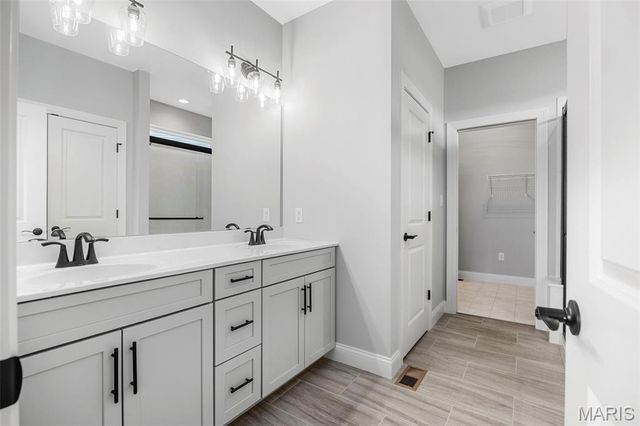 106 Quail Bluff Court, Wentzville, MO 63385