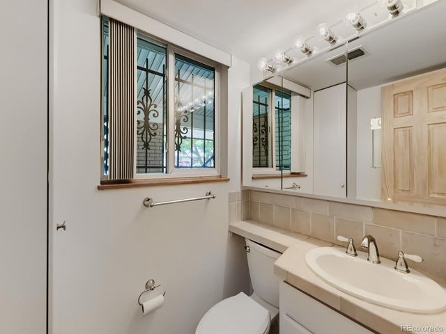 868 S Johnson Court, Lakewood, CO 80226