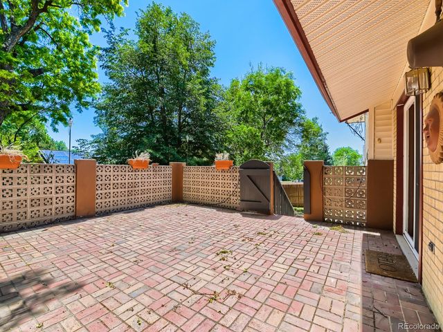 868 S Johnson Court, Lakewood, CO 80226