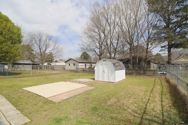 205 S 13th Avenue, Paragould, AR 72450