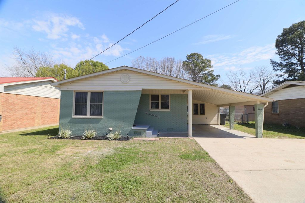 205 S 13th Avenue, Paragould, AR 72450