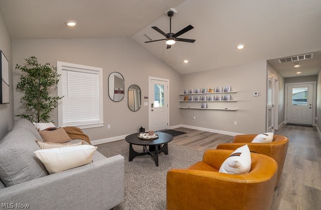 347 Ray Avenue NE, New Philadelphia, OH 44663