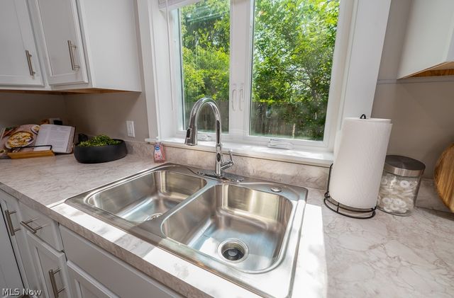 347 Ray Avenue NE, New Philadelphia, OH 44663