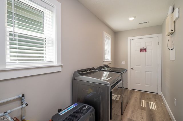 347 Ray Avenue NE, New Philadelphia, OH 44663