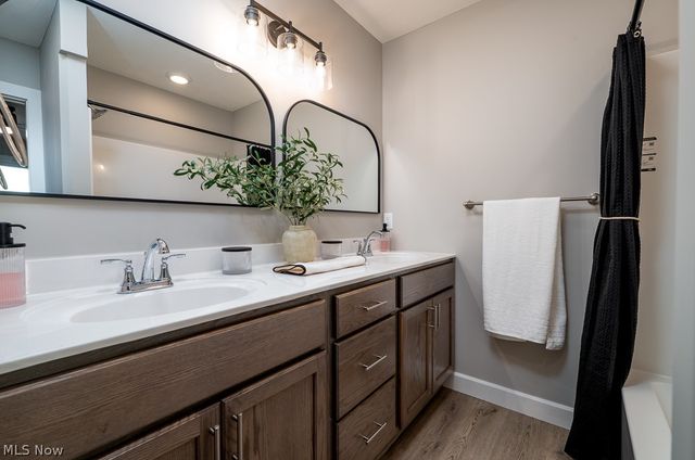 347 Ray Avenue NE, New Philadelphia, OH 44663