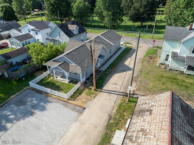 347 Ray Avenue NE, New Philadelphia, OH 44663