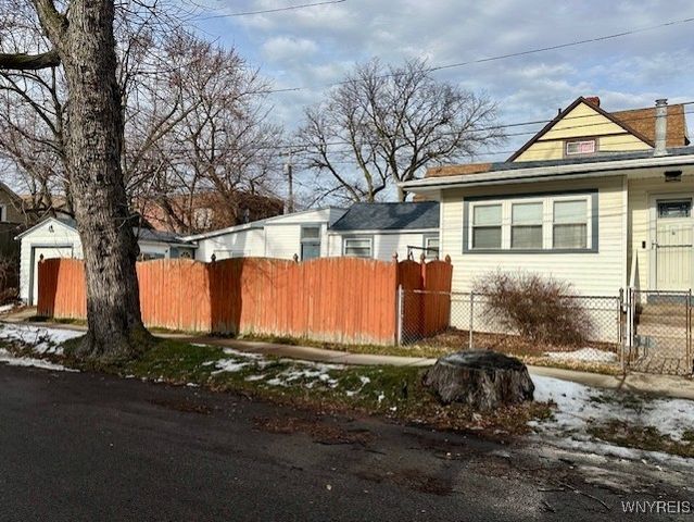 144 Dearborn Street, Buffalo, NY 14207