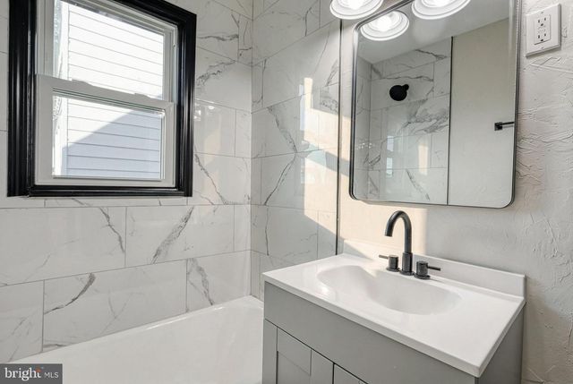 327 NORWAY ST, York, PA 17403