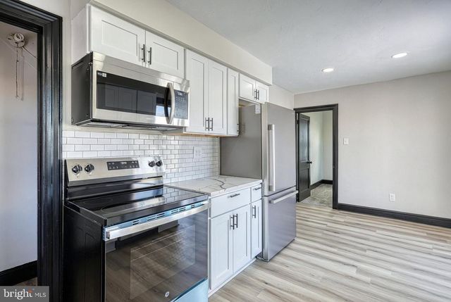 327 NORWAY ST, York, PA 17403