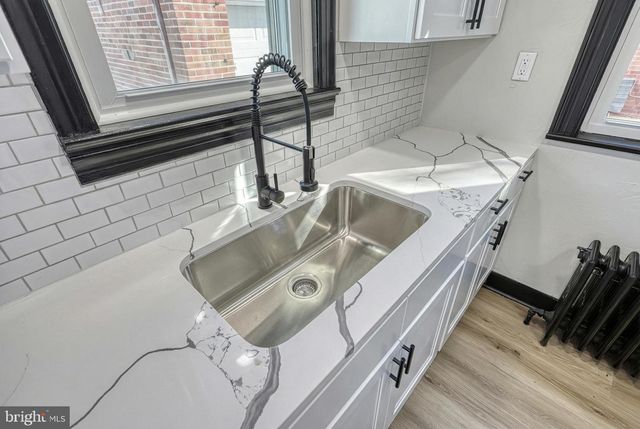 327 NORWAY ST, York, PA 17403