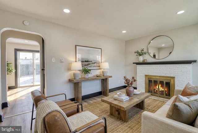 327 NORWAY ST, York, PA 17403