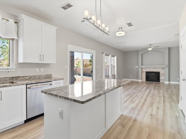 7627 Ramona Avenue NW, Albuquerque, NM 87114