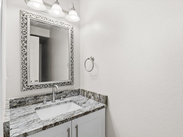 7627 Ramona Avenue NW, Albuquerque, NM 87114