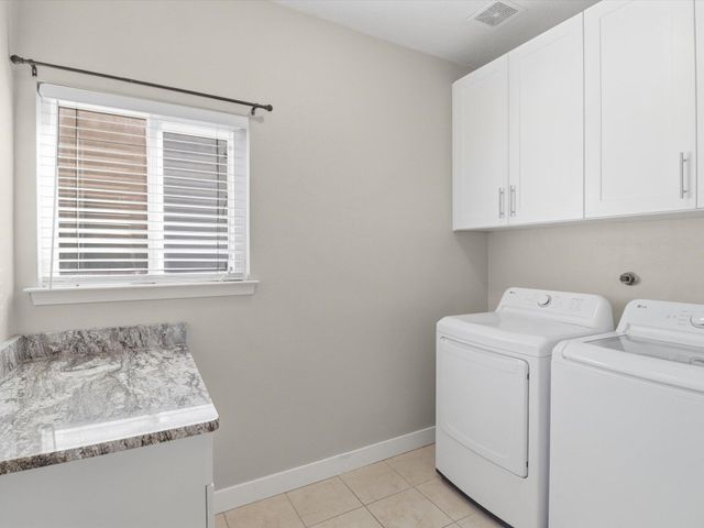 7627 Ramona Avenue NW, Albuquerque, NM 87114