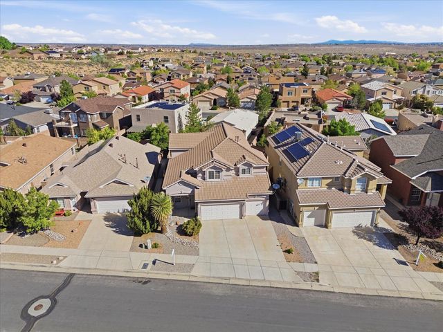 7627 Ramona Avenue NW, Albuquerque, NM 87114