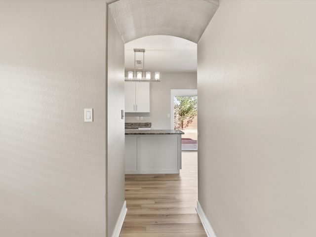 7627 Ramona Avenue NW, Albuquerque, NM 87114