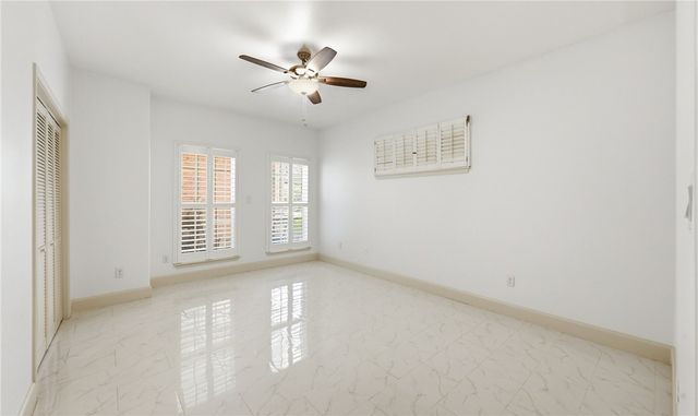 5902 Woodmere Dr, Corpus Christi, TX 78414