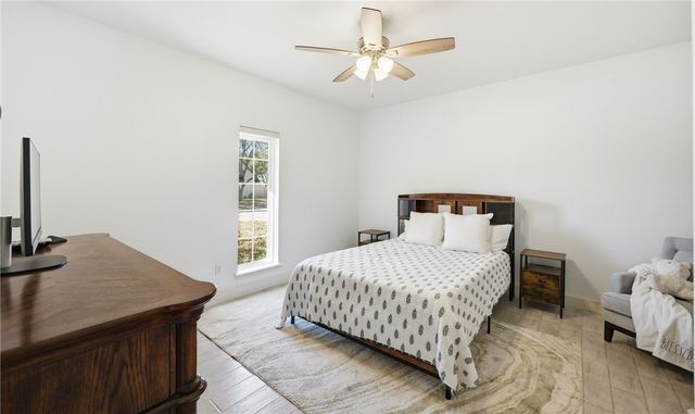 5902 Woodmere Dr, Corpus Christi, TX 78414