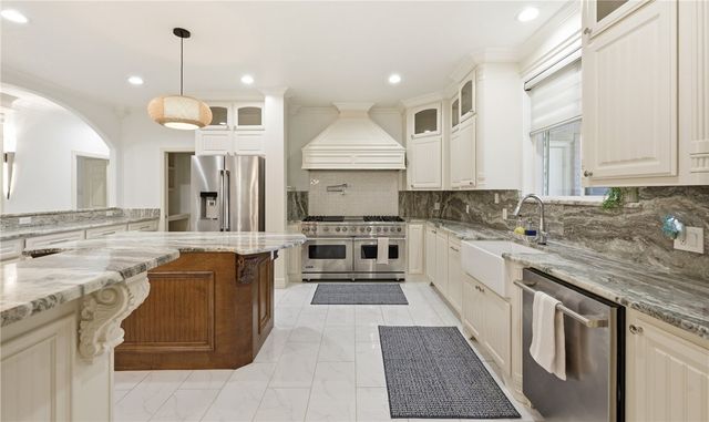 5902 Woodmere Dr, Corpus Christi, TX 78414