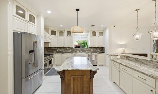 5902 Woodmere Dr, Corpus Christi, TX 78414