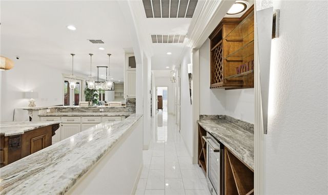 5902 Woodmere Dr, Corpus Christi, TX 78414