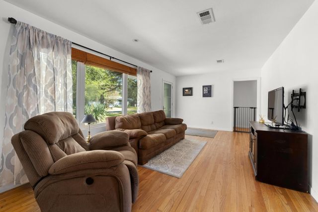 1303 Glencrest DR, Austin, TX 78723