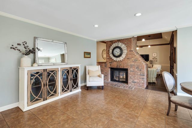 8701 MAPLE CREEK CV, Germantown, TN 38139