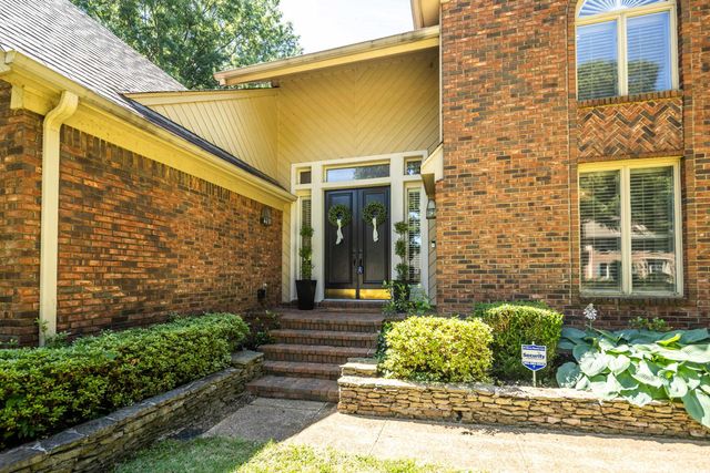 8701 MAPLE CREEK CV, Germantown, TN 38139