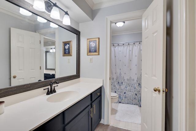 8701 MAPLE CREEK CV, Germantown, TN 38139