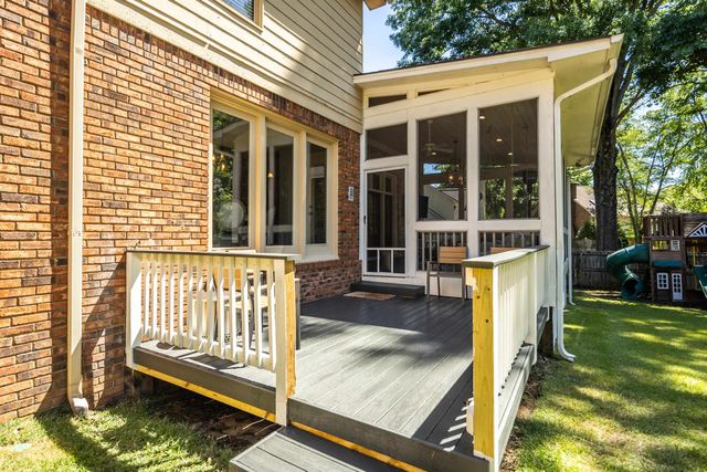 8701 MAPLE CREEK CV, Germantown, TN 38139
