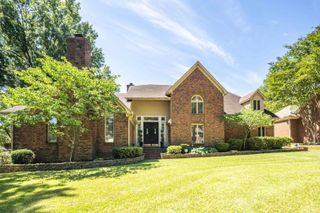 8701 MAPLE CREEK CV, Germantown, TN 38139