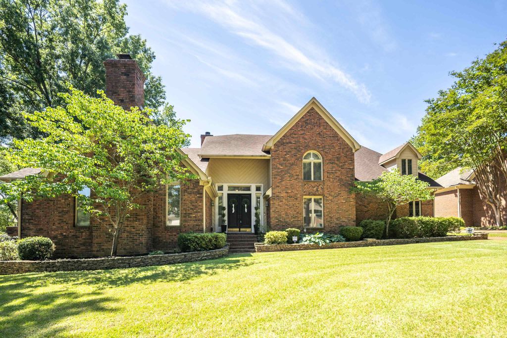 8701 MAPLE CREEK CV, Germantown, TN 38139