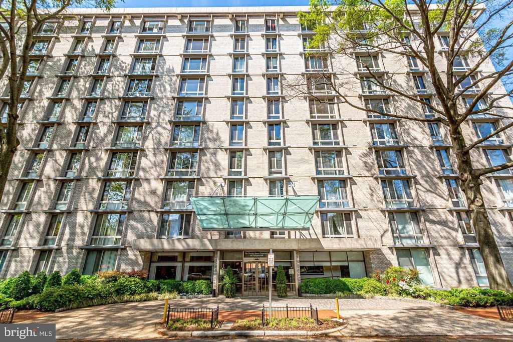 940 25th St NW Apt 404S, Washington, DC 20037