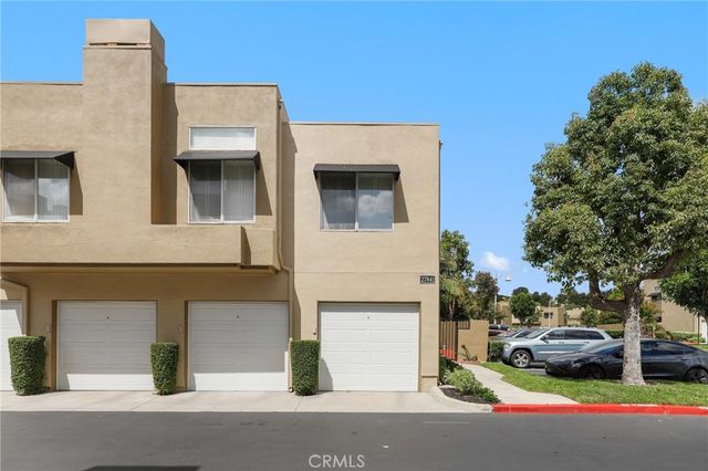 27841 Persimmon 44, Mission Viejo, CA 92691