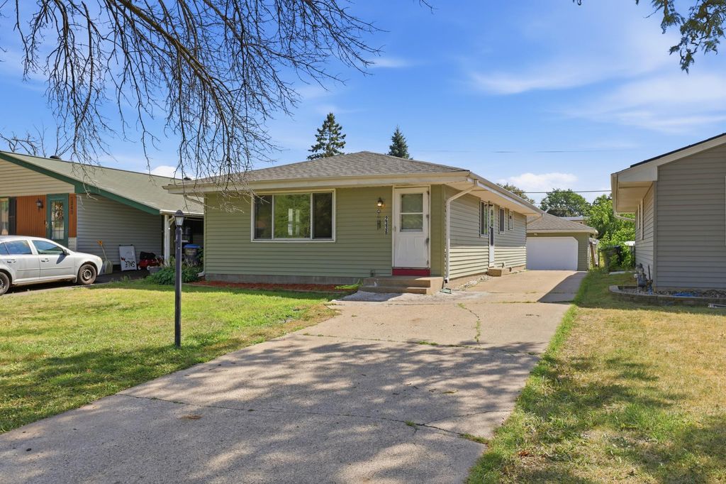 2336 12th Avenue E, North Saint Paul, MN 55109 — photo 2