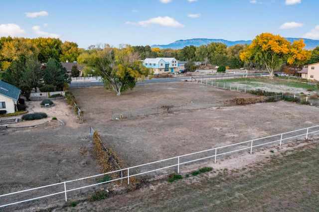 2608 Garner Road SW, Albuquerque, NM 87105