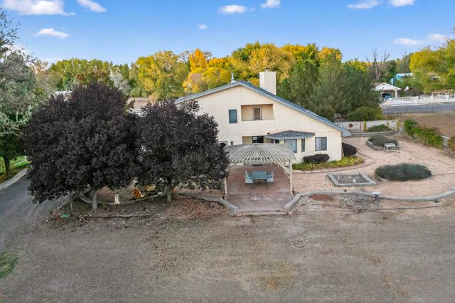 2608 Garner Road SW, Albuquerque, NM 87105