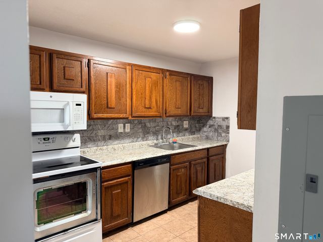140 Kane Street C1, West Hartford, CT 06119