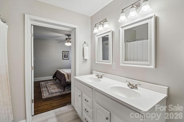 2809 Albany Lane, Charlotte, NC 28205