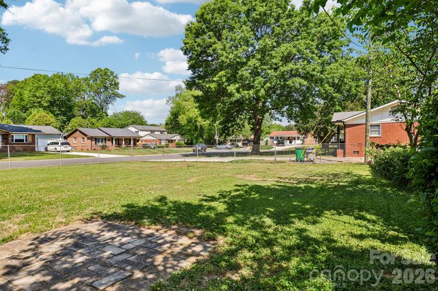 2809 Albany Lane, Charlotte, NC 28205