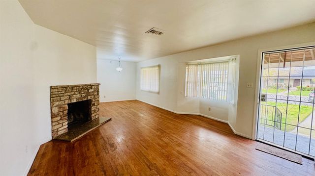 3160 Terrel Court, Bakersfield, CA 93304