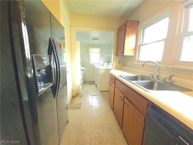 821 Cleveland Road, Ravenna, OH 44266