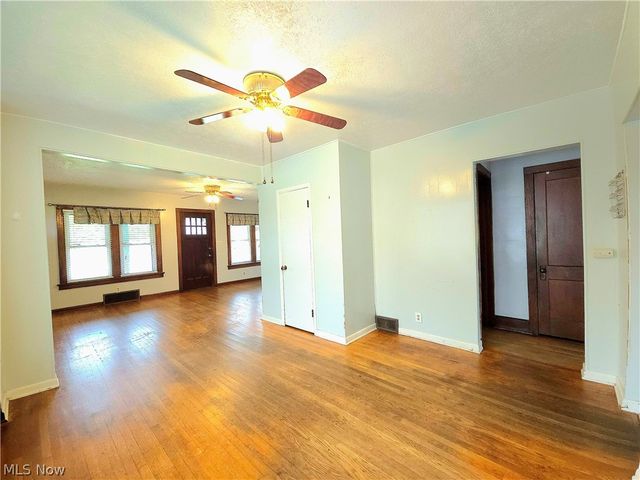 821 Cleveland Road, Ravenna, OH 44266